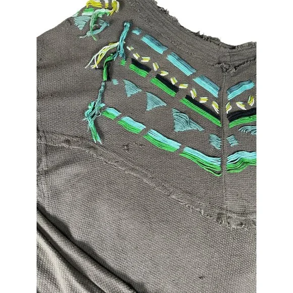 Free People Waffle Knit Pullover Embroidered Boho Destroyed Top OVERSIZED Sz XS - Picture 3 of 8